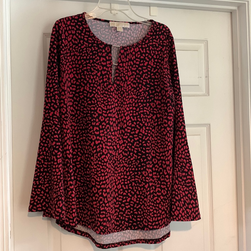 Michael Kors brand Size Medium Pink/black long sleeve blouse.